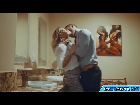 ❤️ Rehefa mamitaka anao ao amin'ny trano fidiovana ho an'ny besinimaro ny blonde be busty Fomba vetaveta mahafinaritra aminay ❤
